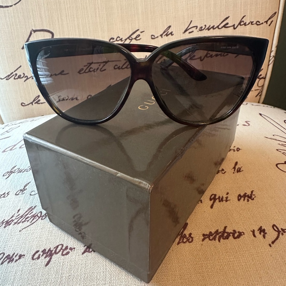 Gucci tortoise 54mm cat eye women’s sunglasses - Gently used